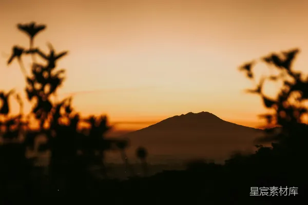 高清摄影 山与夕阳的轮廓图象