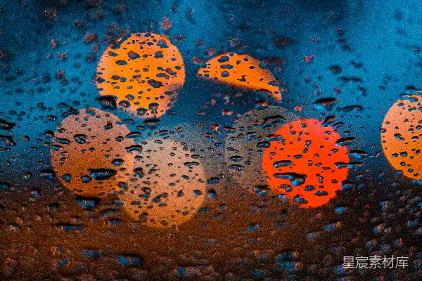 高清摄影 窗户上雨滴的特写