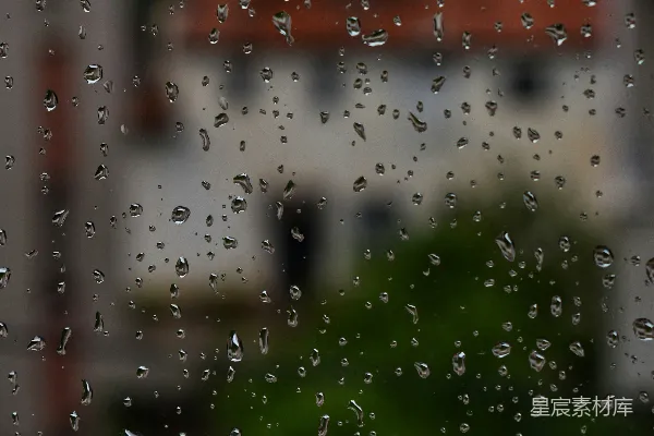 高清摄影 窗户上的雨滴