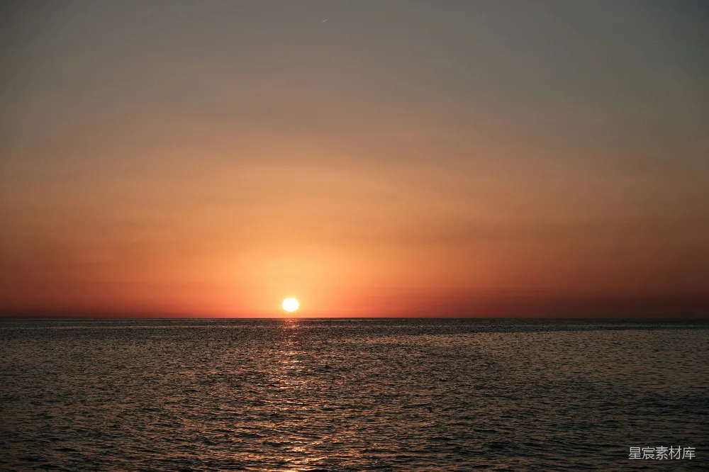 高清摄影  夕阳下的水域