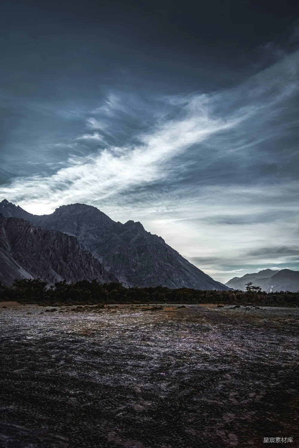 高清摄影 山在后面的风景