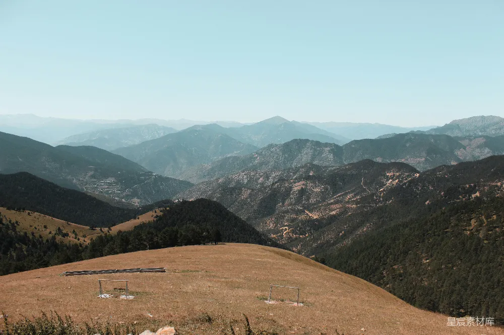 高清摄影 自然 白天蓝天下 Browns 碧山翠峰