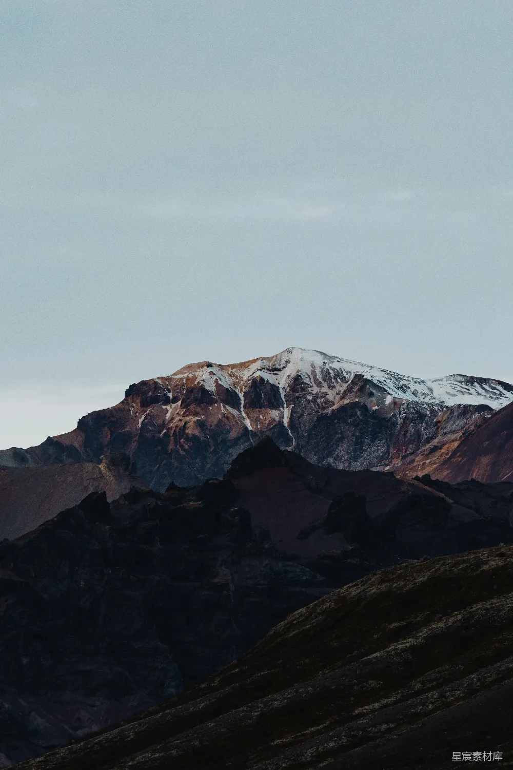 高清摄影  山顶有雪的山峰