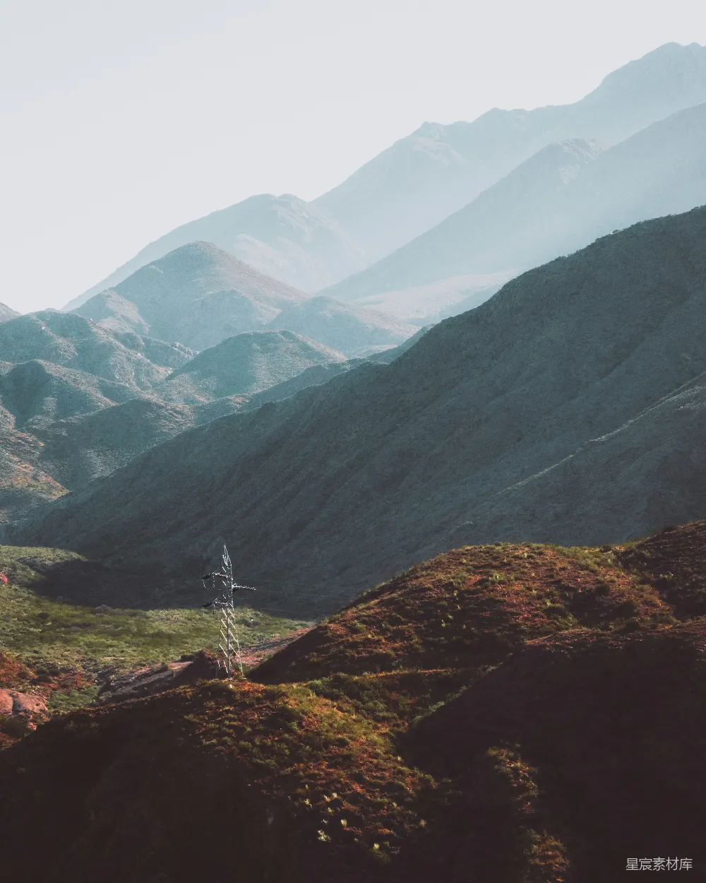 高清摄影 远处的一片山峦景色