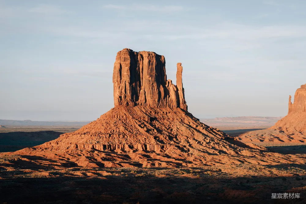 高清摄影 Monument Valley 傍晚的岩石雕塑