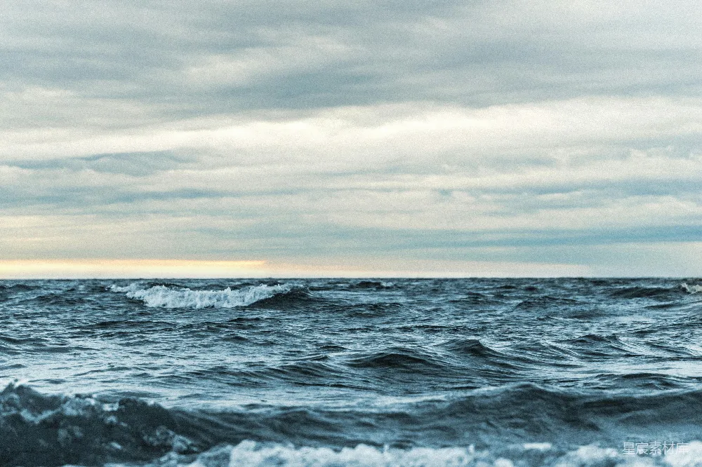 高清摄影 波浪与云的风景摄影