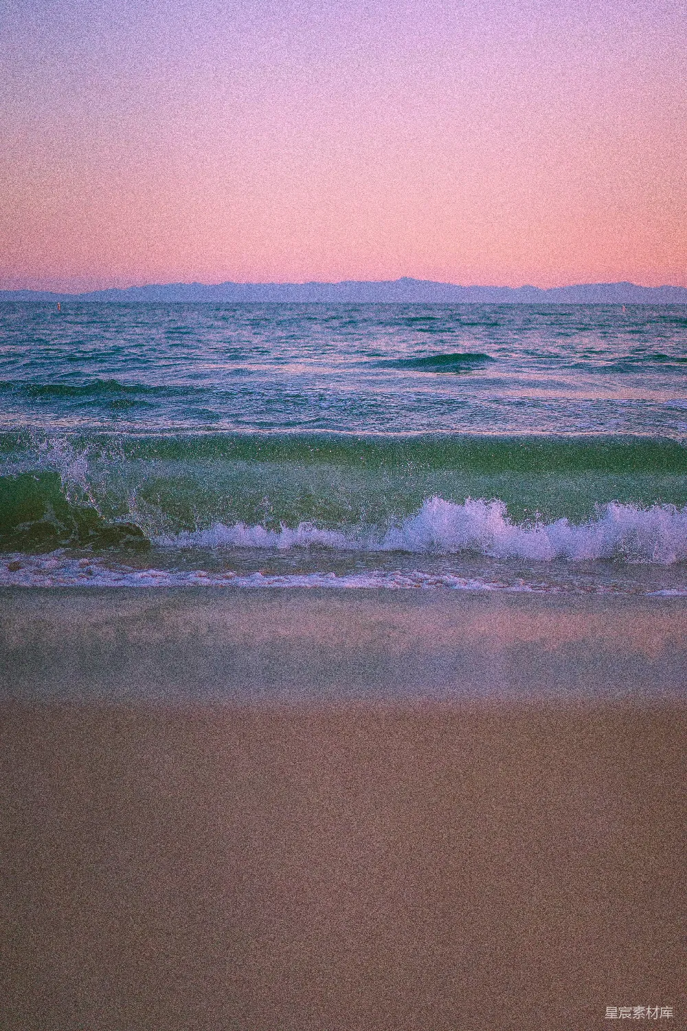 高清摄影  白沙滩上的海浪波纹