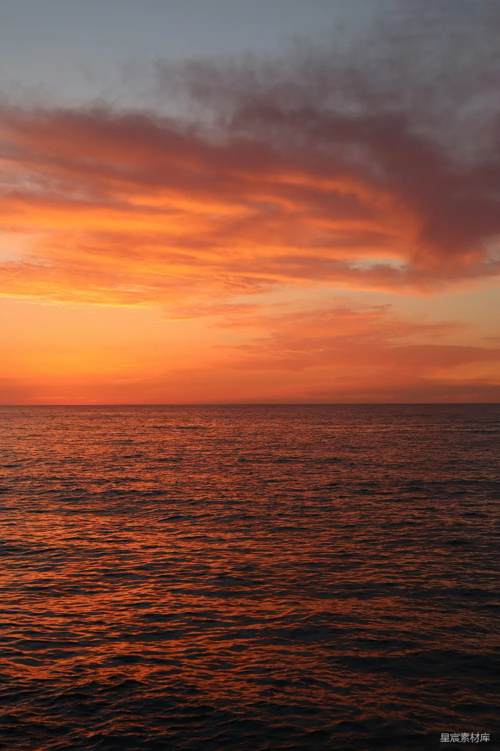 高清摄影 夕阳下的水面