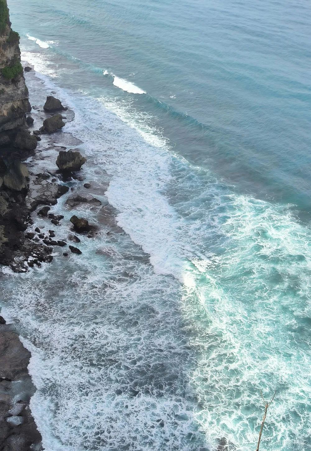 高清摄影 海洋与岩石海岸的俯视图