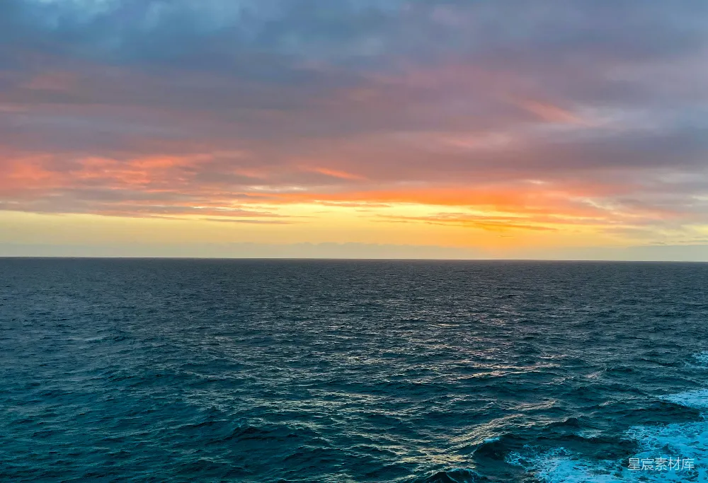 高清摄影 夕阳下的平静海洋