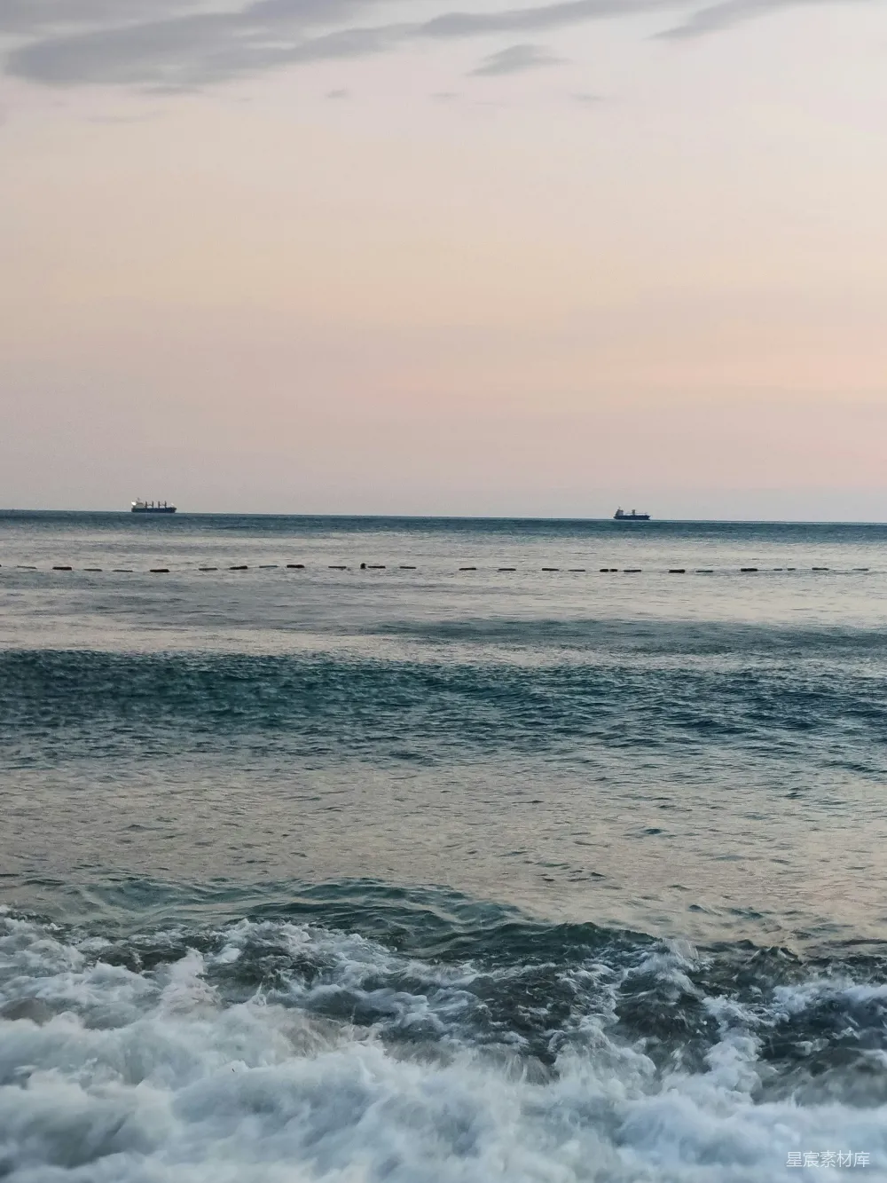 高清摄影 有波浪的水域