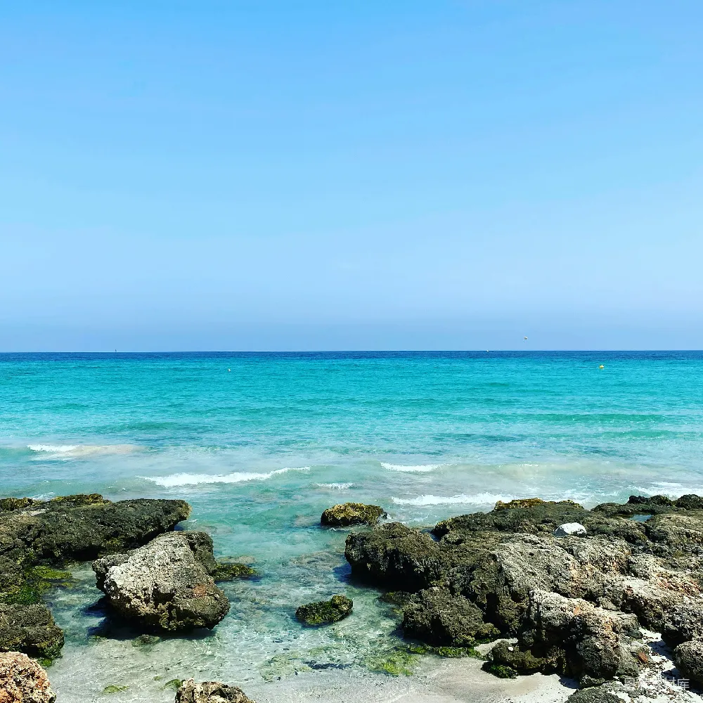 高清摄影 岩石海岸上俯瞰的大海景色