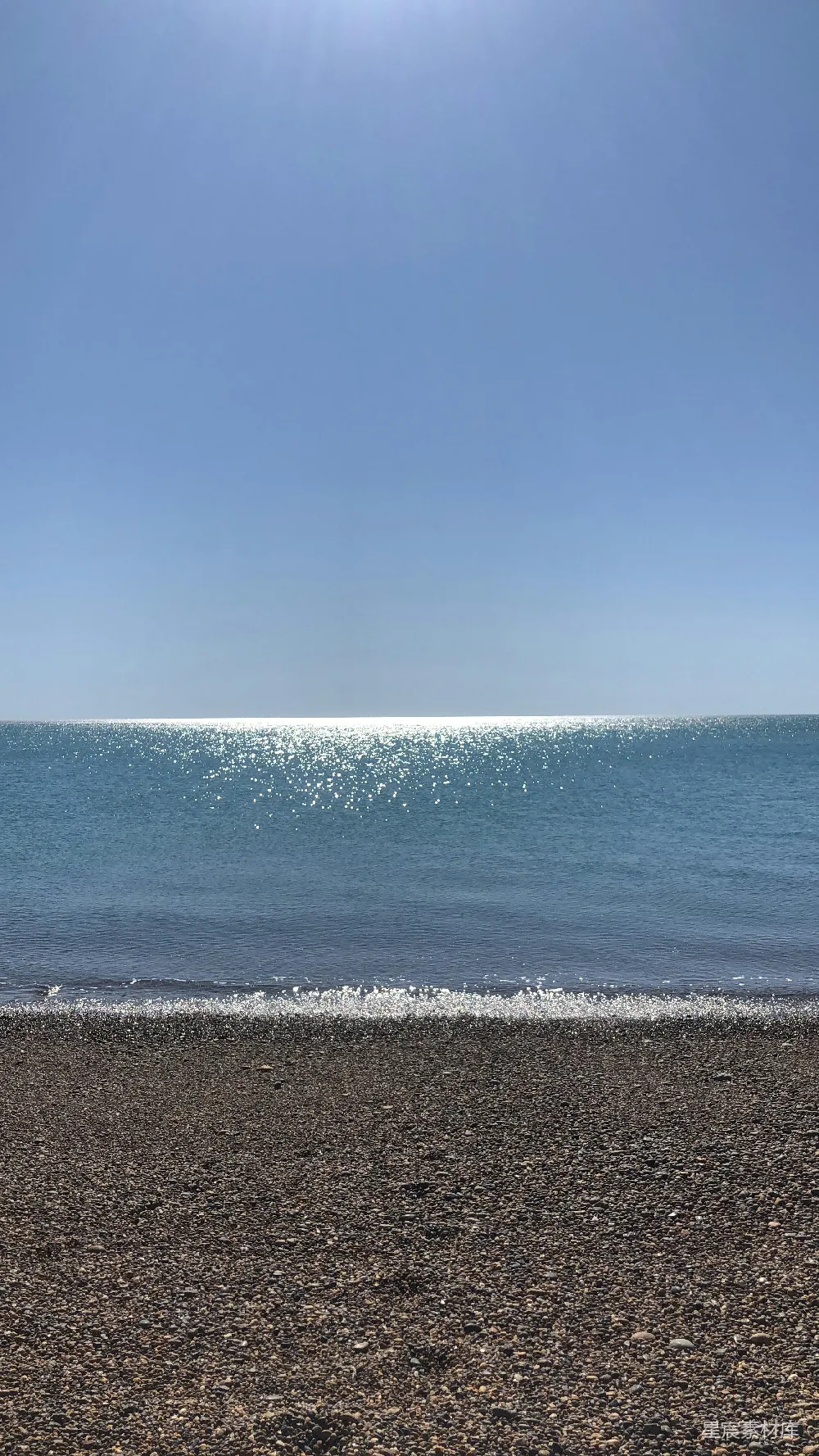 高清摄影 蓝天白云下的大海在白天