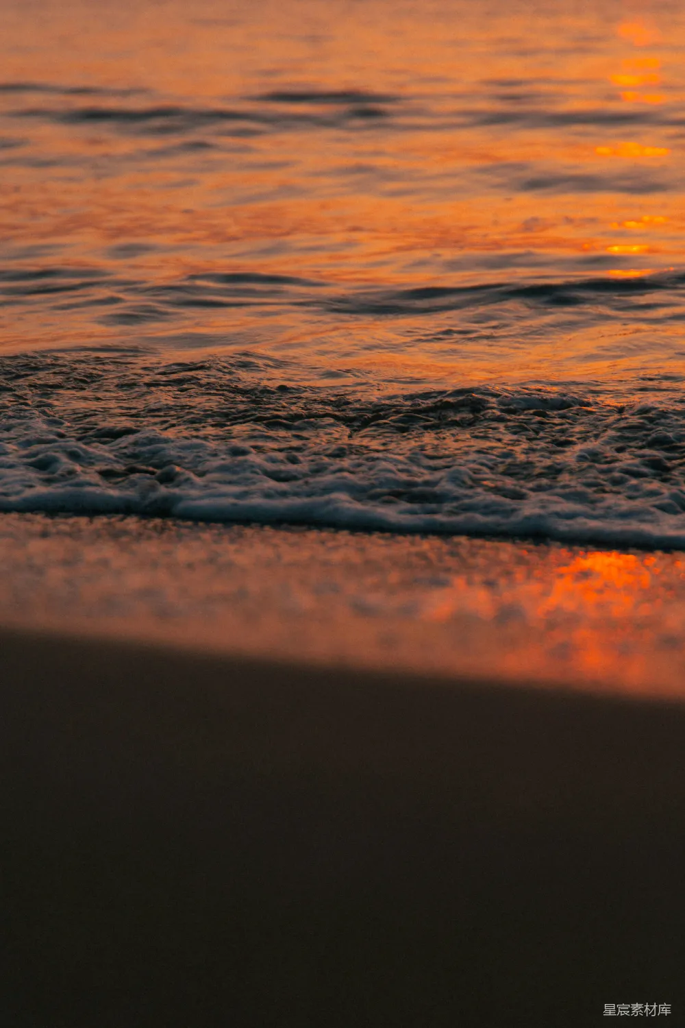 高清摄影 水面的一抹夕阳