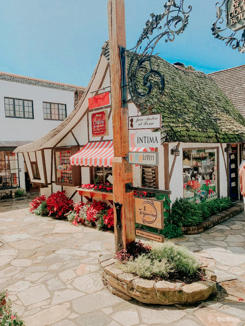 高清摄影 白天白绿商店