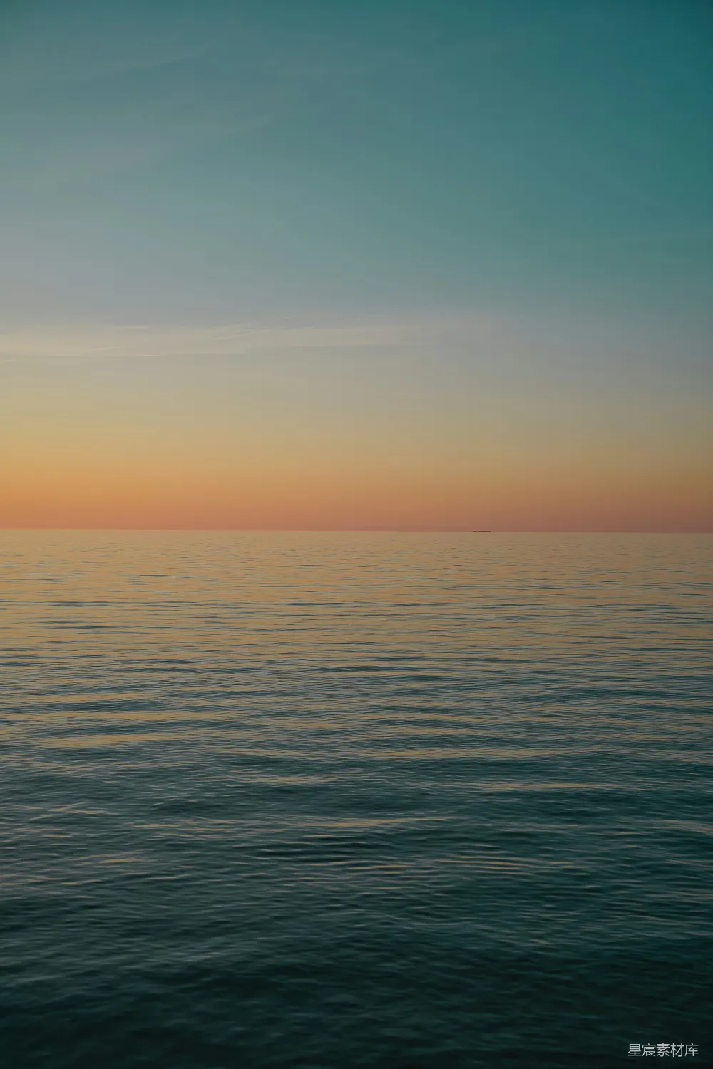 高清摄影  夕阳下的水域