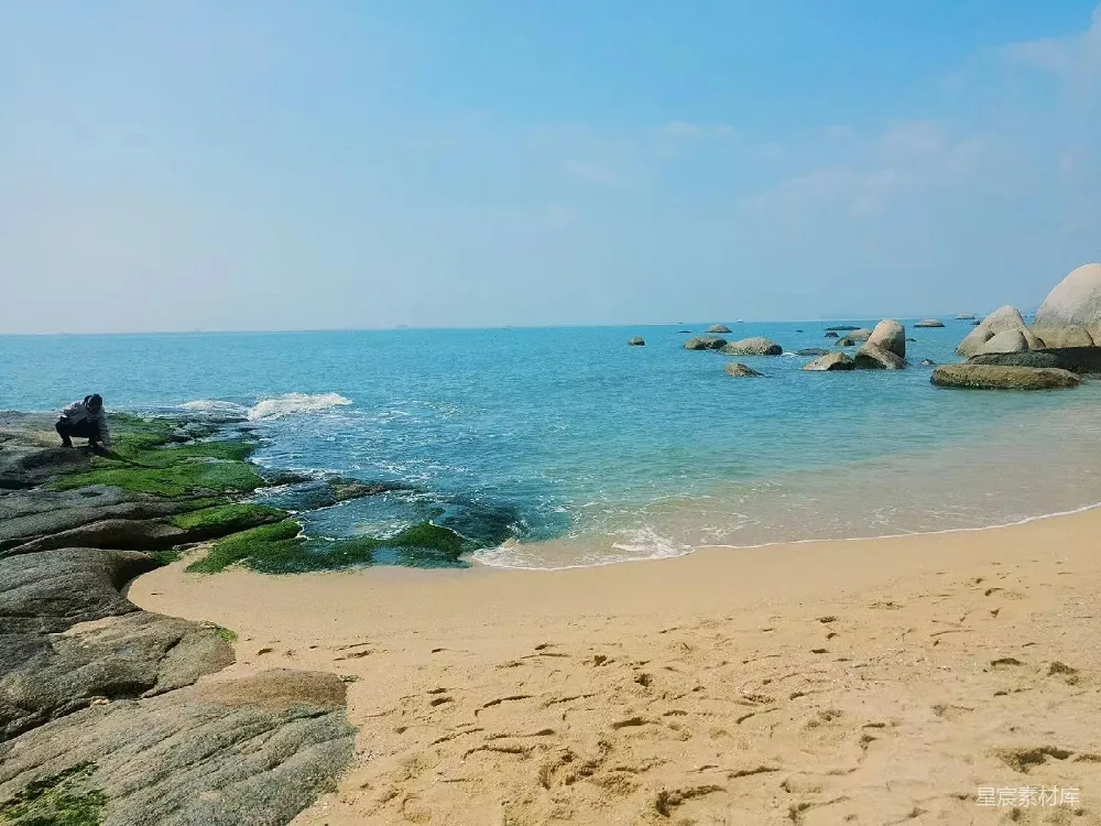 高清摄影 海滩上的人们在白天