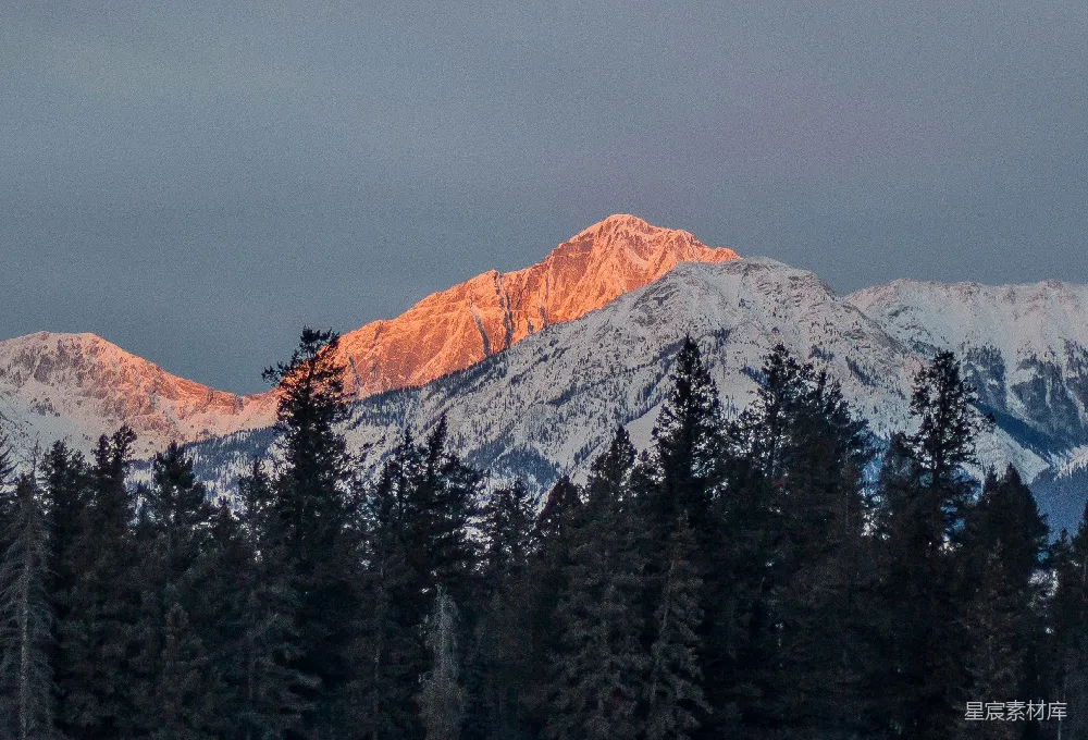 高清摄影 山被白雪覆盖的风景摄影