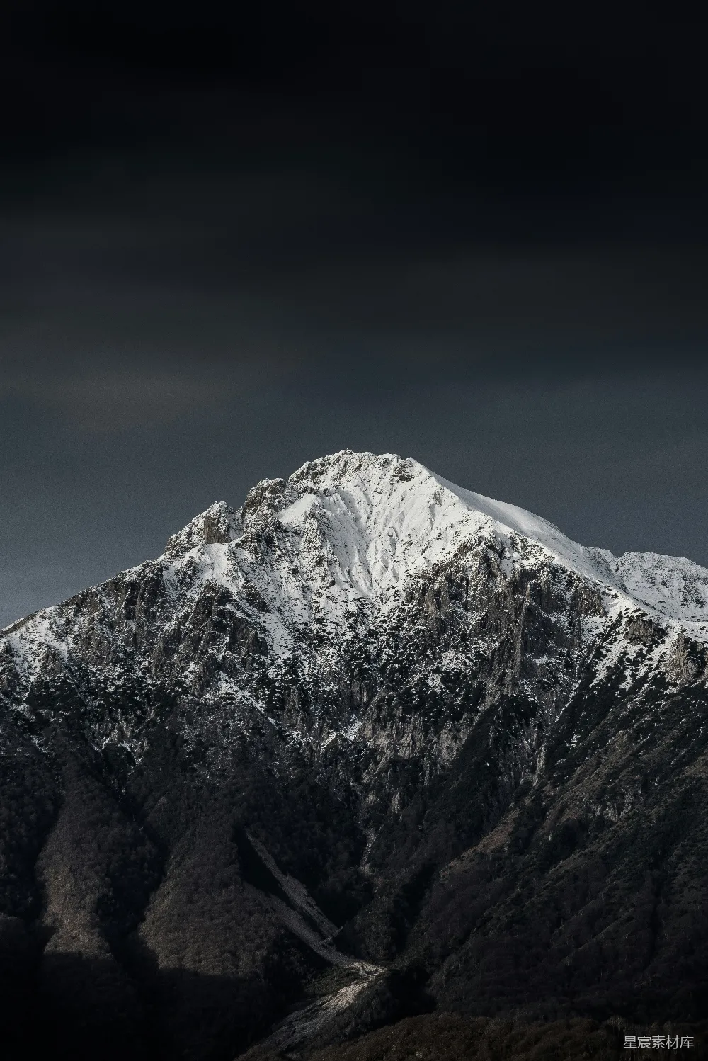 高清摄影 云中雪峰