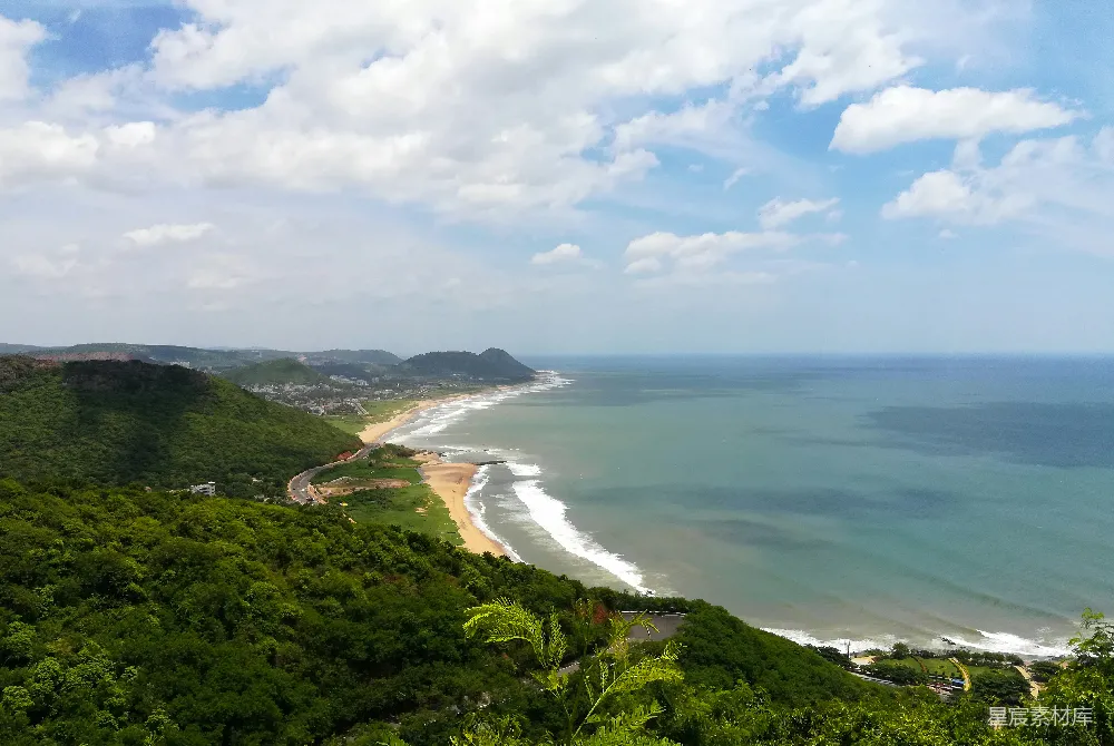 高清摄影  从山顶俯瞰海洋的海滩景色