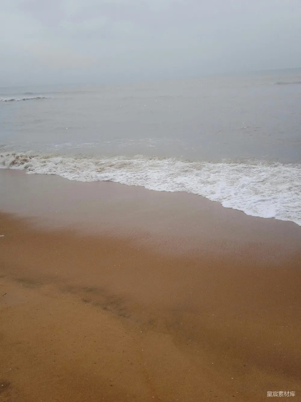 高清摄影 一个有海浪拍岸的海滩