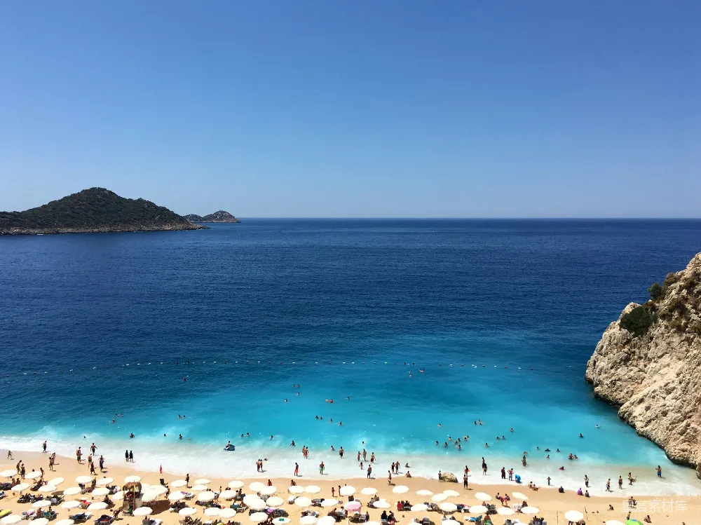 高清摄影 海滩上的人在白天时段