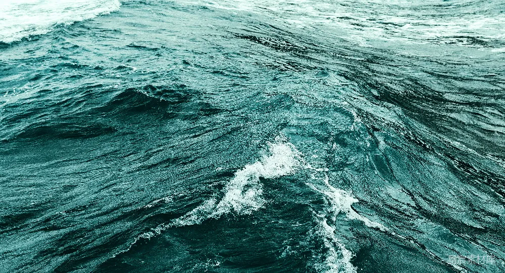 高清摄影 白天海浪拍打在岸边