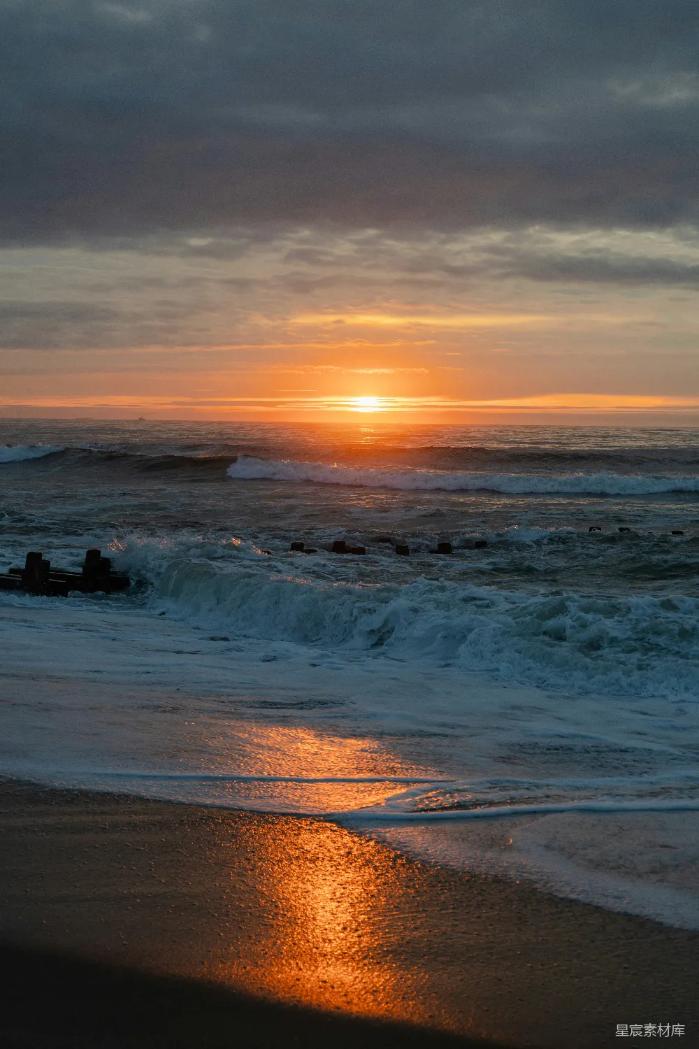 高清摄影 海滩上的夕阳西下