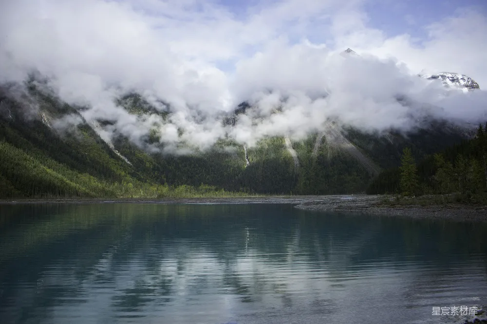 高清摄影 山间山脉的风景摄影