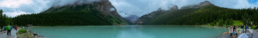 高清摄影  背景中有山水和人的水域