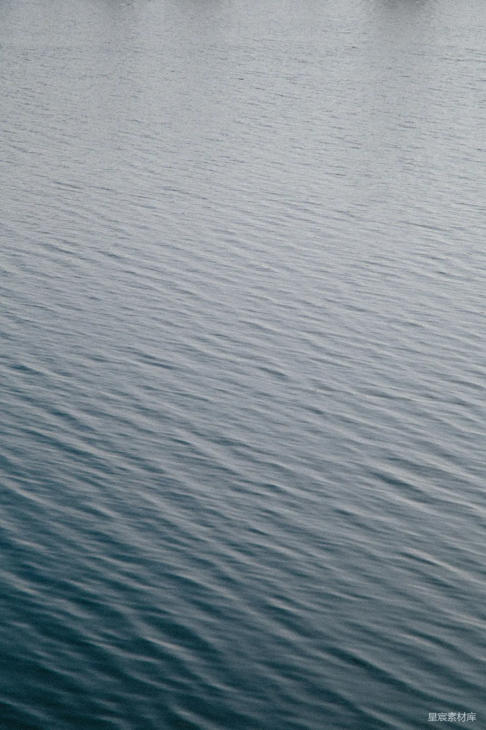 高清摄影 白天的蓝色海水