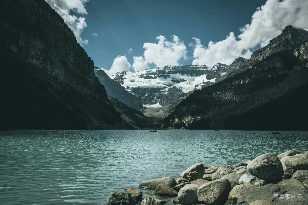 高清摄影 山间水域的风景摄影