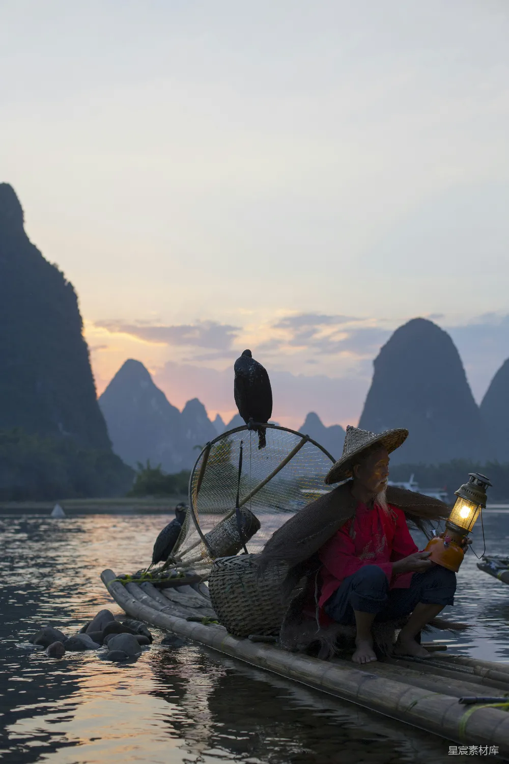 高清摄影 旅行 女子驾舟