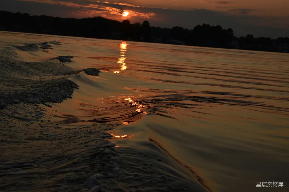 高清摄影 夕阳下的水域