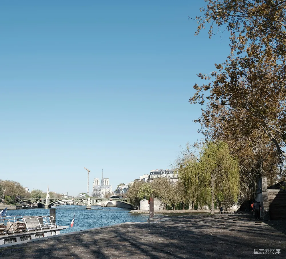 高清摄影 在巴黎塞纳河畔欣赏 Notre Dame 塔楼
