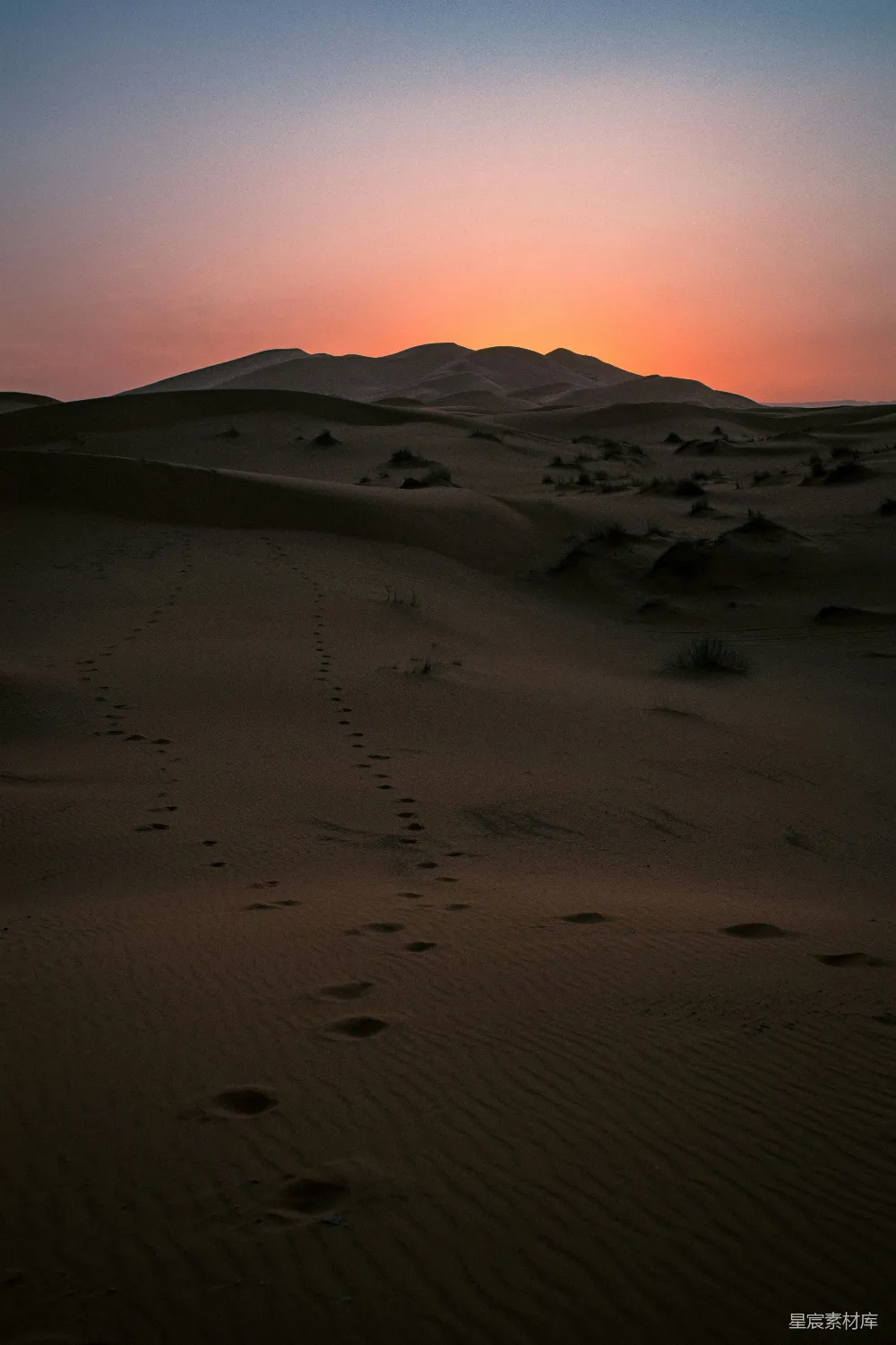 高清摄影 夕阳下的山峦