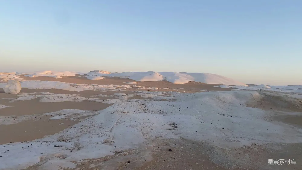 高清摄影 远处山峦下的雪景