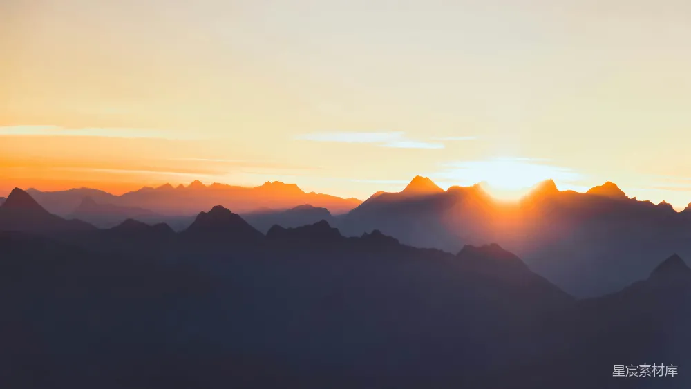 高清摄影 夕阳下的山影