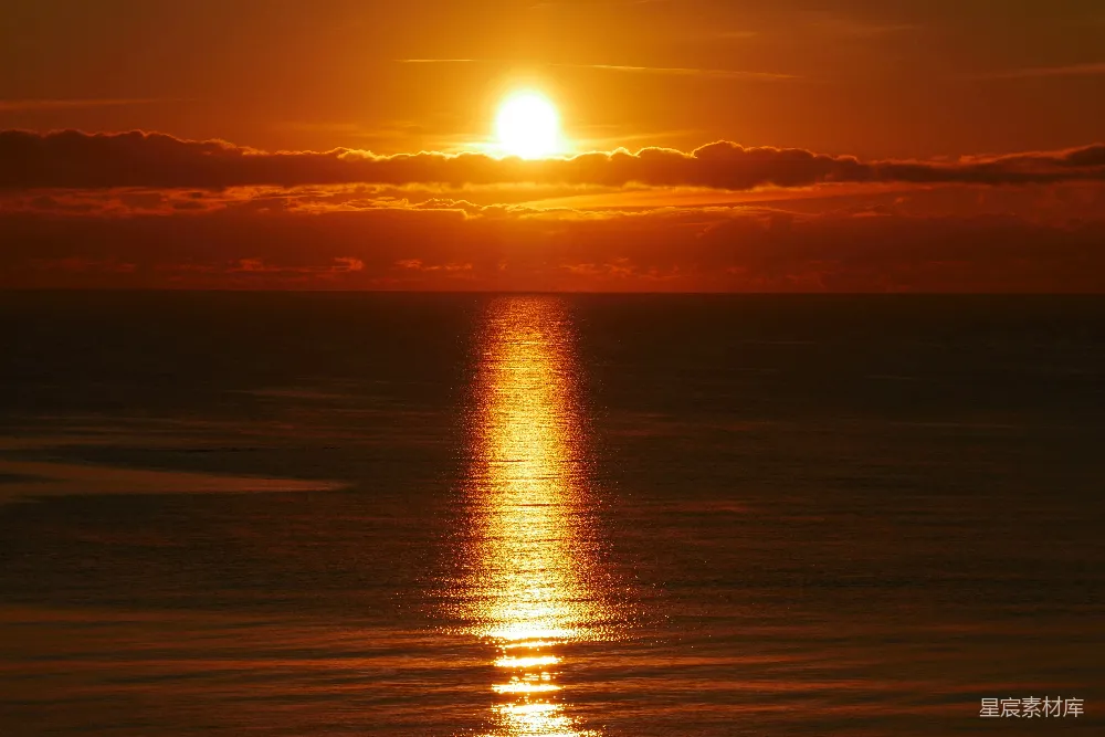 高清摄影 夕阳下的水域