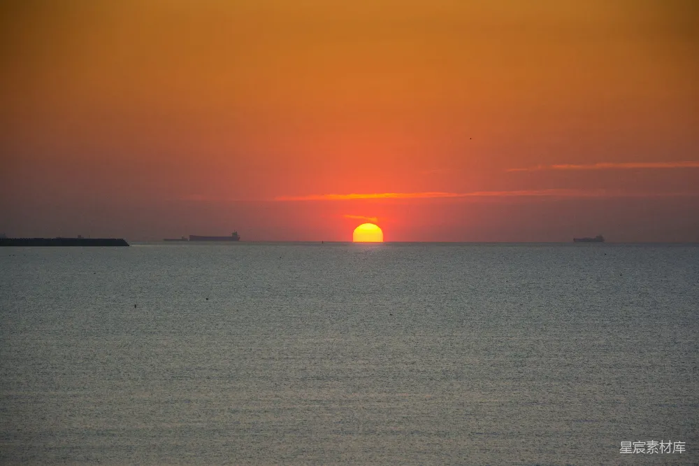 高清摄影 夕阳下的水域