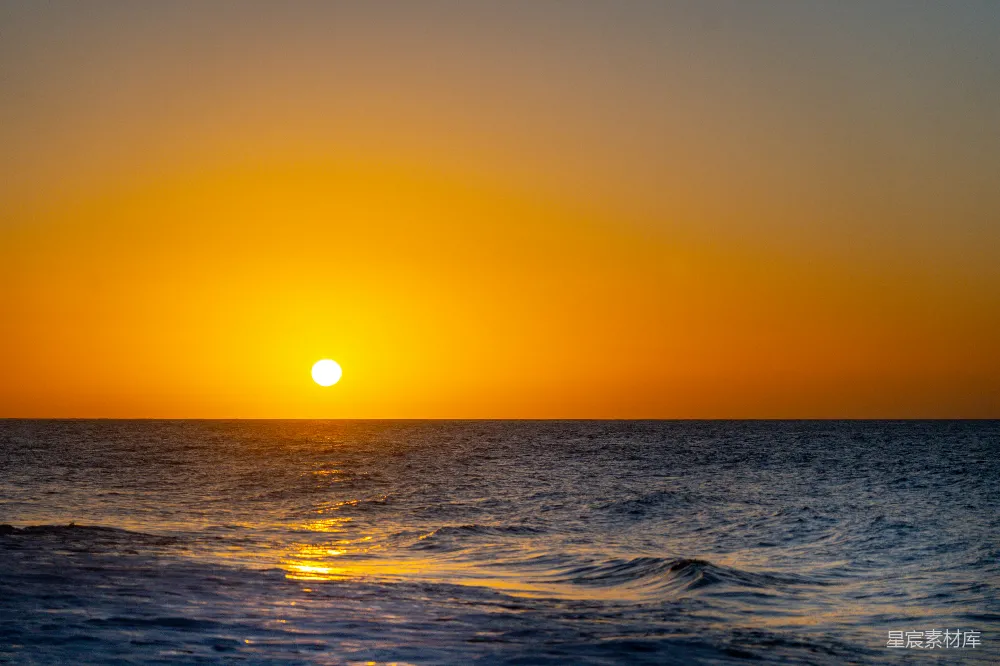 高清摄影 夕阳下的水面