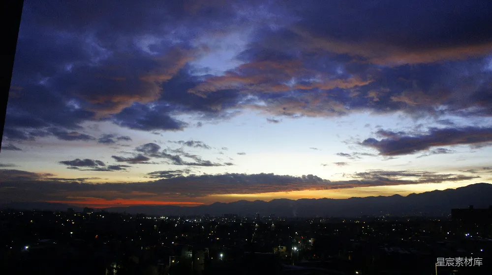 高清摄影 窗外城市的夜景