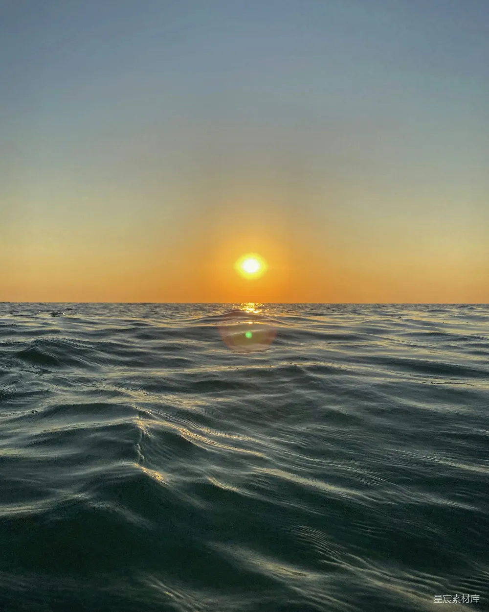 高清摄影 夕阳下的水域