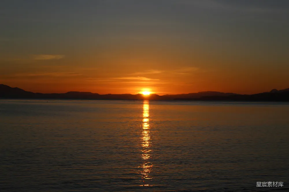 高清摄影 夕阳下的水域