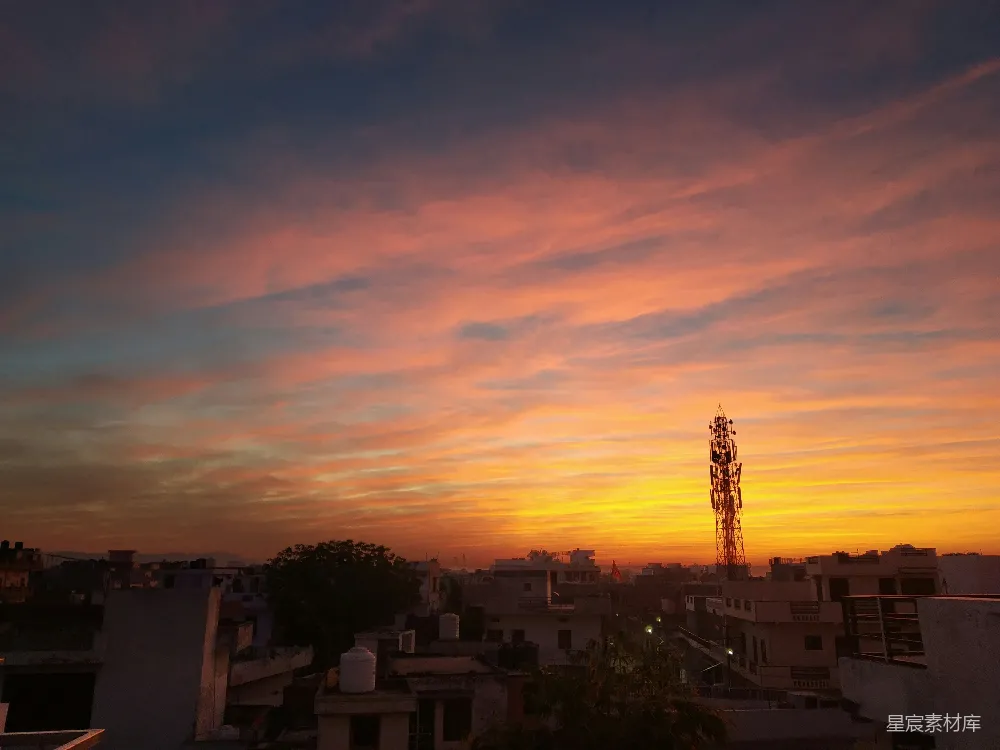 高清摄影 夕阳西下，一座高楼林立的城市。