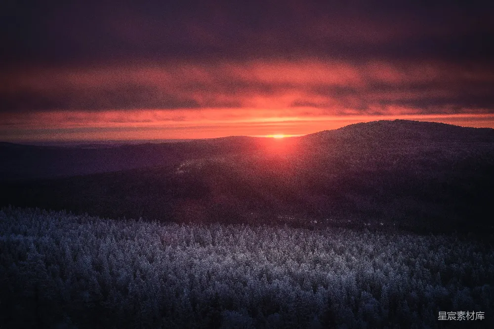 高清摄影 山峦之上夕阳西下