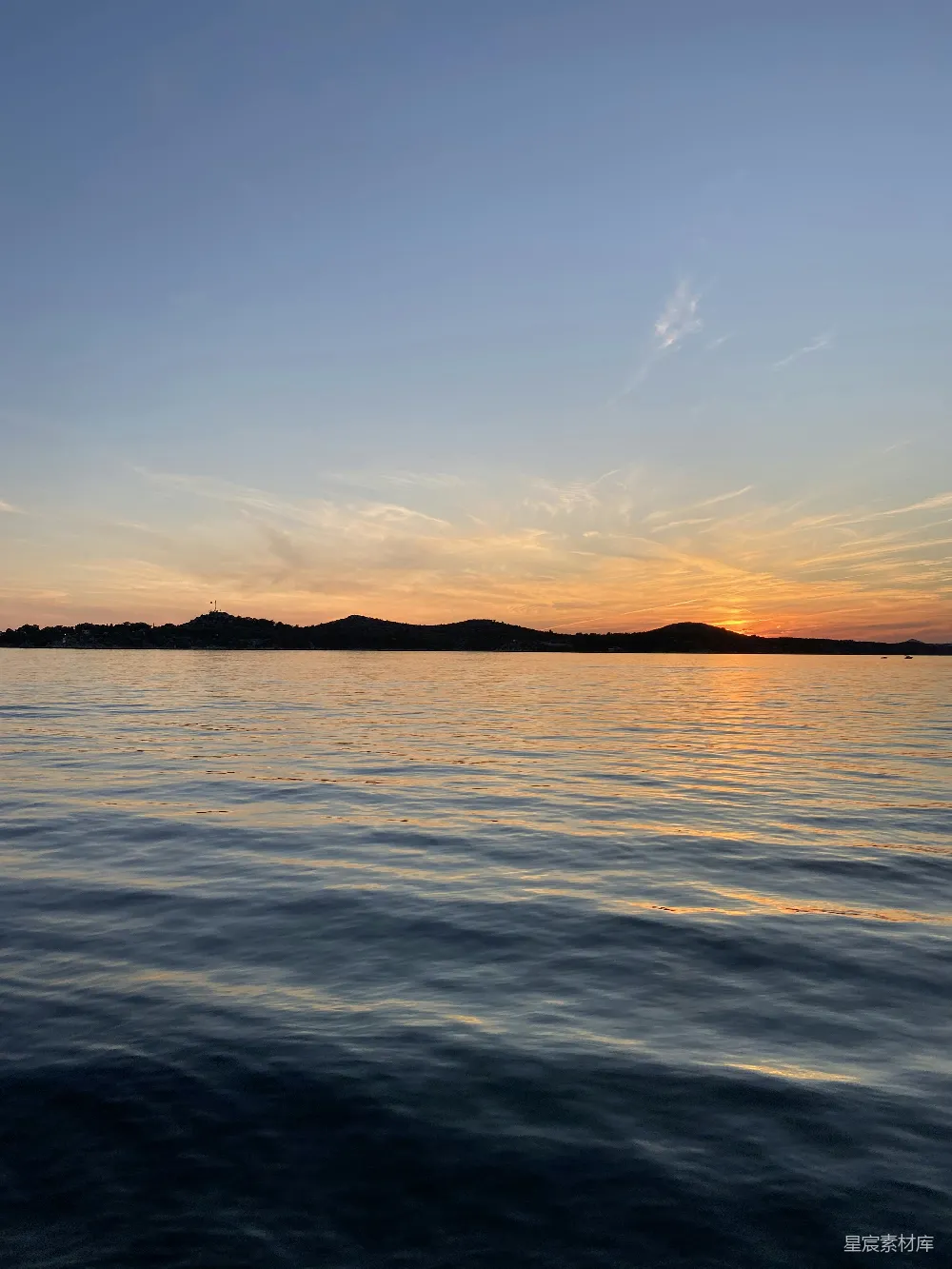 高清摄影 夕阳下的水面