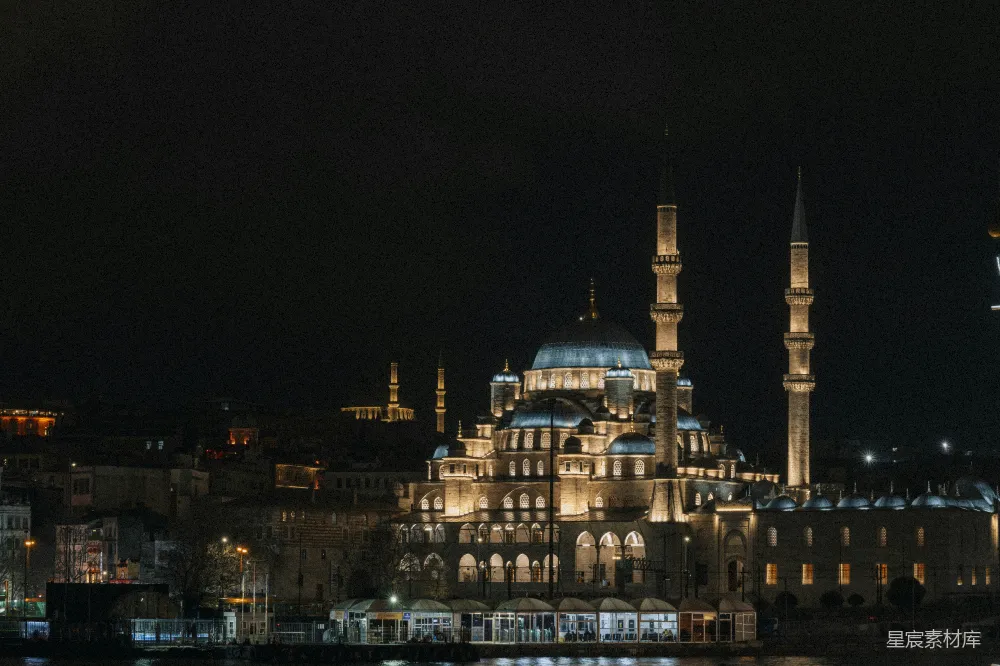 高清摄影 夜晚一座灯火辉煌的大楼