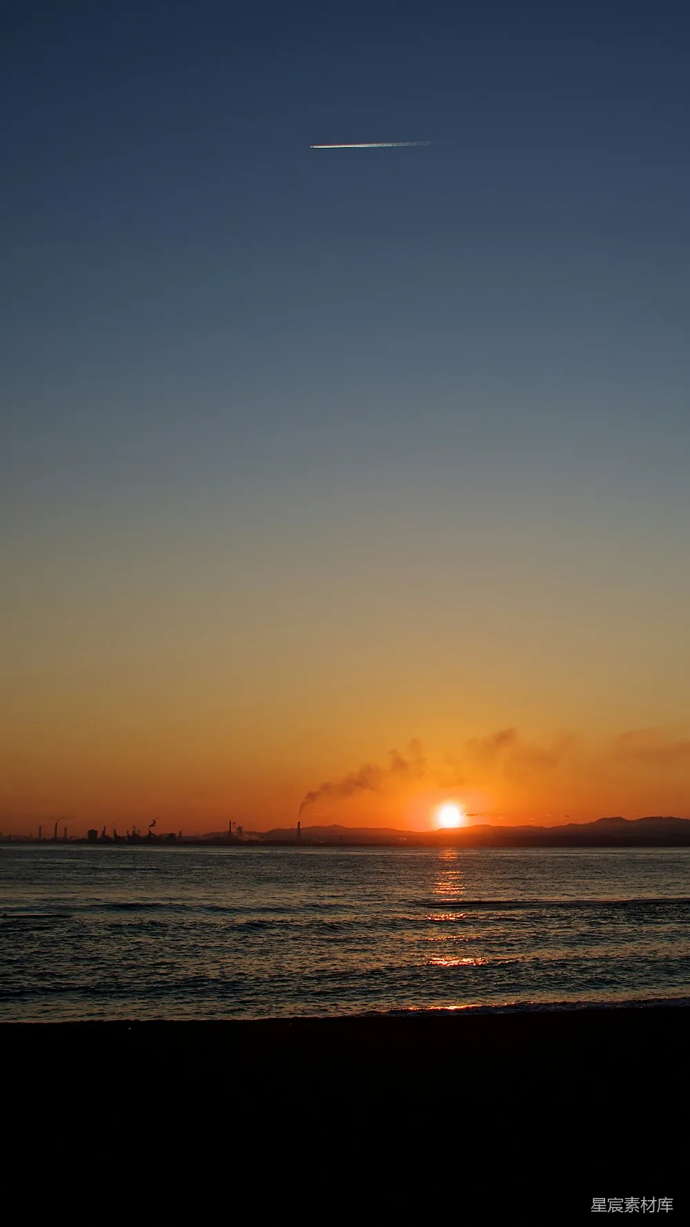 高清摄影 夕阳下的水域