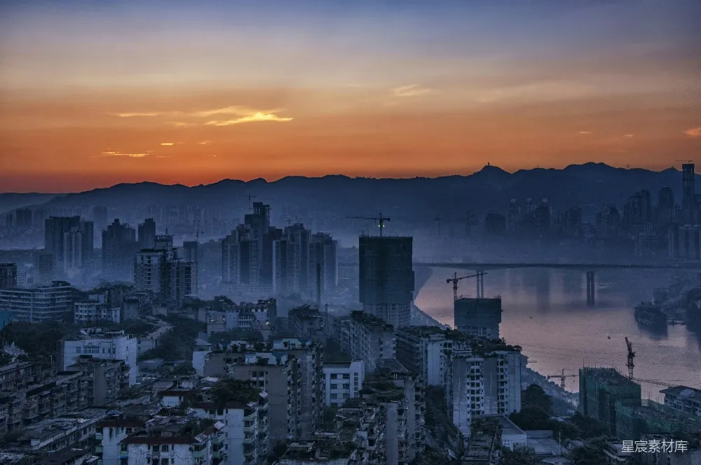 高清摄影  近河建筑物的白天景色